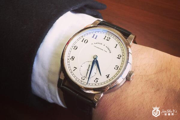 深圳哪里回收朗格233.026小三针手表价格高点