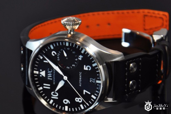 深圳福田区哪里有回收万国黑盘飞行员手表的？