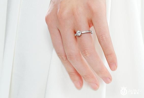 钻石回收公司哪家好，怎么选择合适的钻戒？