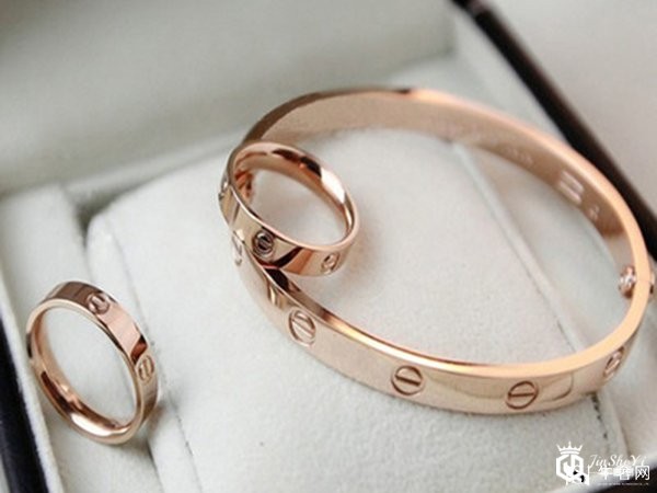 卡地亚手镯回收多少，奢侈品回收店市场怎么样？