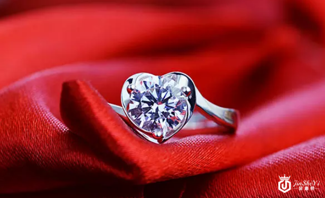 影响钻戒价格的因素有哪些？