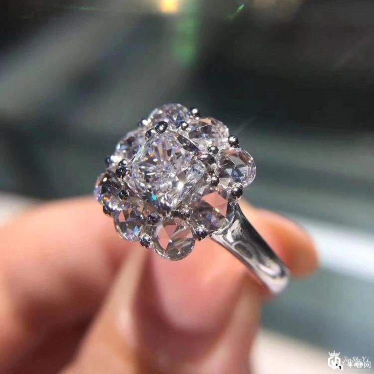 一万块的钻戒回收多少钱，哪些因素影响回收价格？