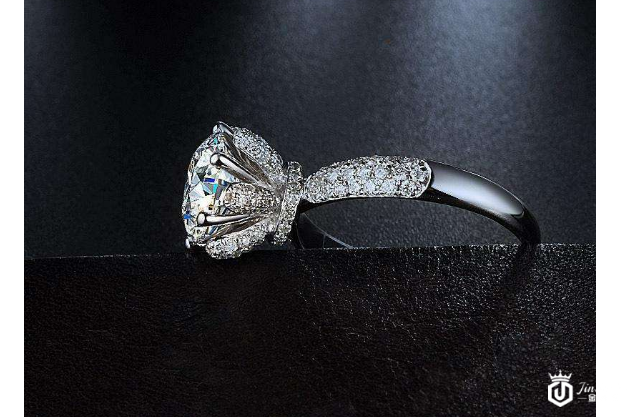 你的钻戒戒托发黄还没注意到？重庆回收钻戒多少钱