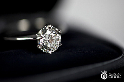 哪些因素会影响钻石回收报价？