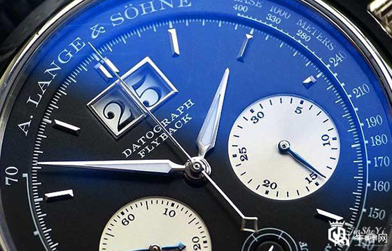 重庆手表回收分享名表表镜上的蓝光是什么？有