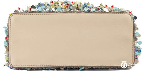 芬迪peekaboo奢侈品包回收一般几折 亮片设计很有回收缘？