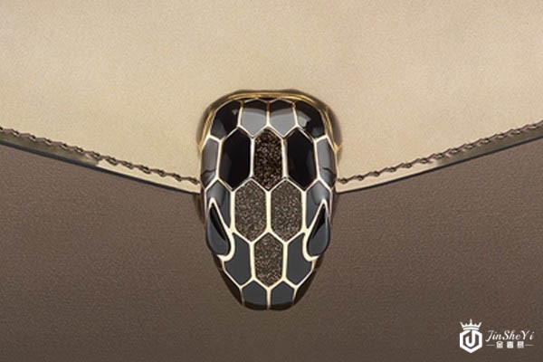 宝格丽镜面单肩旧名包如何回收变现 你get到了吗