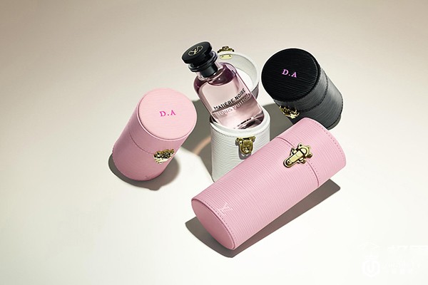 今年都有哪些款式的LV包包适合圣诞节搭配？