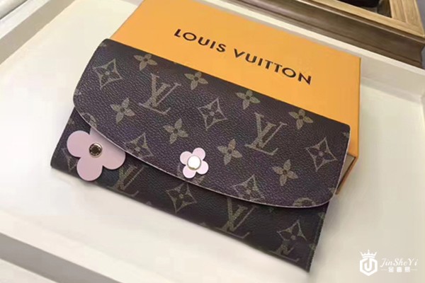开了花的LV Emilie豆豆钱包回收价格怎么样？