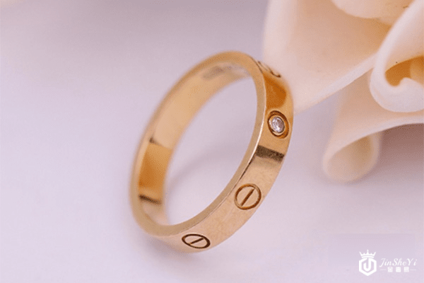 有回收卡地亚戒指的吗 这里不就是吗