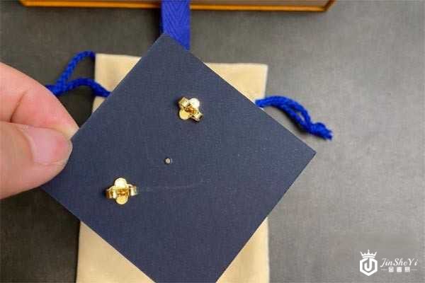 二手奢侈品LV不对称耳环回收价格高只因未使用？