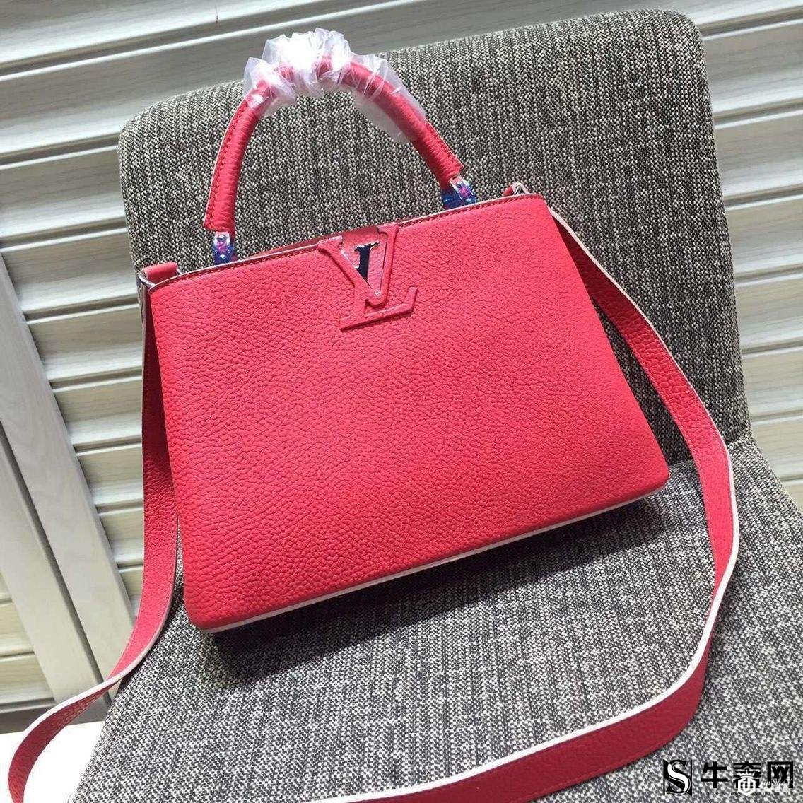 普拉达有哪些不为人知却偏偏很好的款式包包？