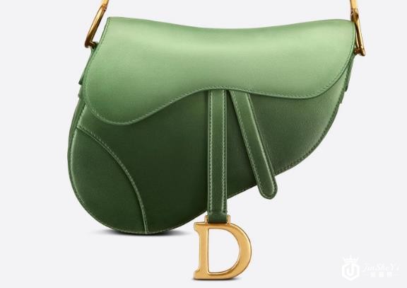 Dior包包回收几折，Dior代言人赵丽颖背过的那些包！