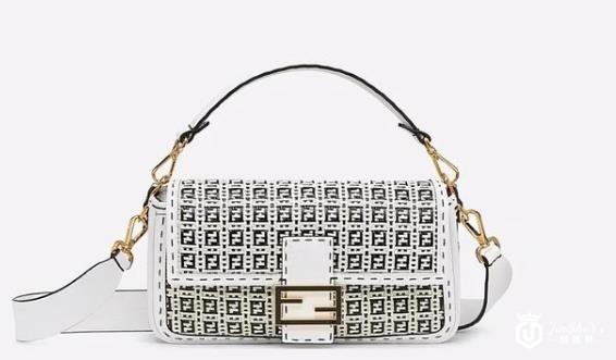芬迪包包回收什么价，FF Tote的时尚心机！