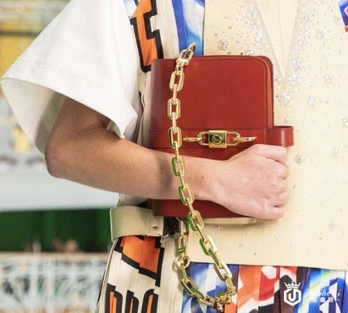 杭州哪里回收lv包包，LV新品包科幻感十足！