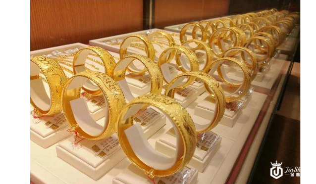 女生选择黄金吊坠需要考虑金重问题吗？