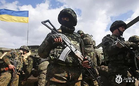 炮火连天美俄互撕不断，美联储又搅局，黄金1900非顶点