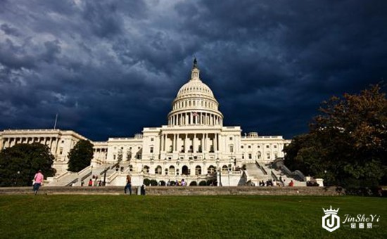 黄金ETF持仓破1000吨！机构：黄金年末涨至1800