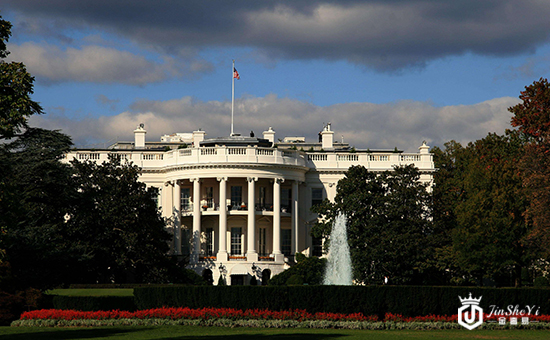 经济衰退诱发避险重燃 黄金震荡走高动力犹在