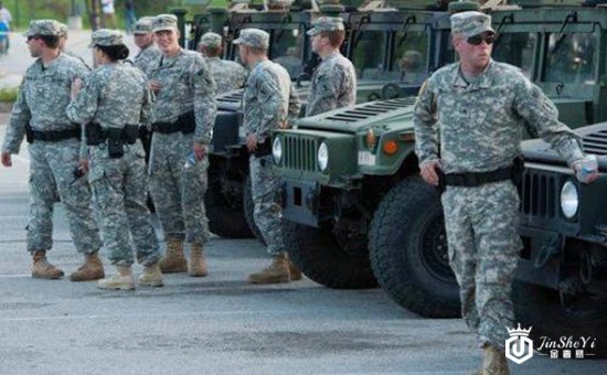 总统也炒作！特朗普被批借移民议题拉票 黄金静候两党争