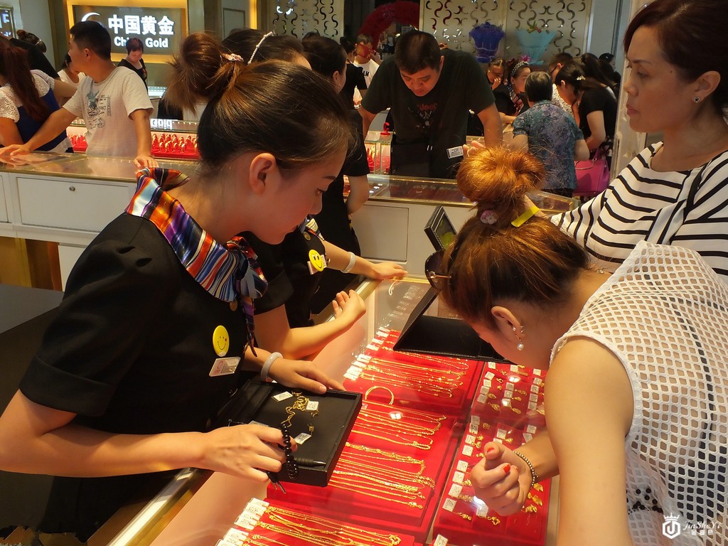 七夕经济：酒店生意火爆或不如黄金市场