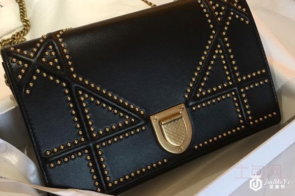 包包回收减值严重 另类手段增其丰厚利润回报