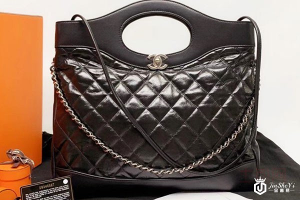 不仅是凹造型的好手 香奈儿包包回收也挺值