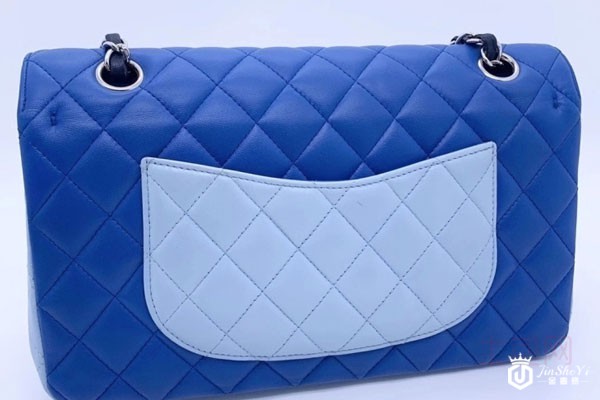 扑通扑通！香奈儿CF包包回收二手价钱心动来袭