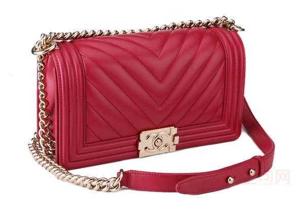 名牌包包回收中心能否靠谱 专业回收资质成首要考虑