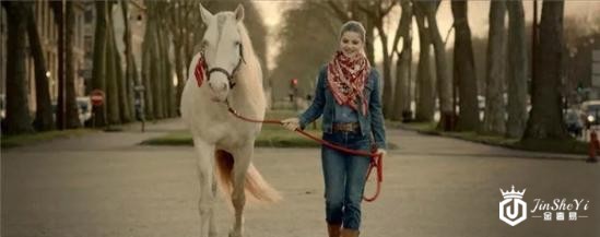 奔驰V260L与奢侈品爱马仕“喜结良缘”