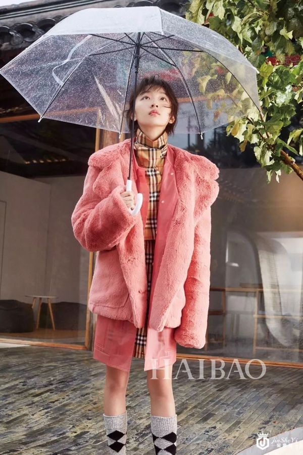 圣诞如何穿搭才不显俗套，周冬雨为你亲身示范宝诗龙 (Boucheron) Quatre系列及Animaux动物！