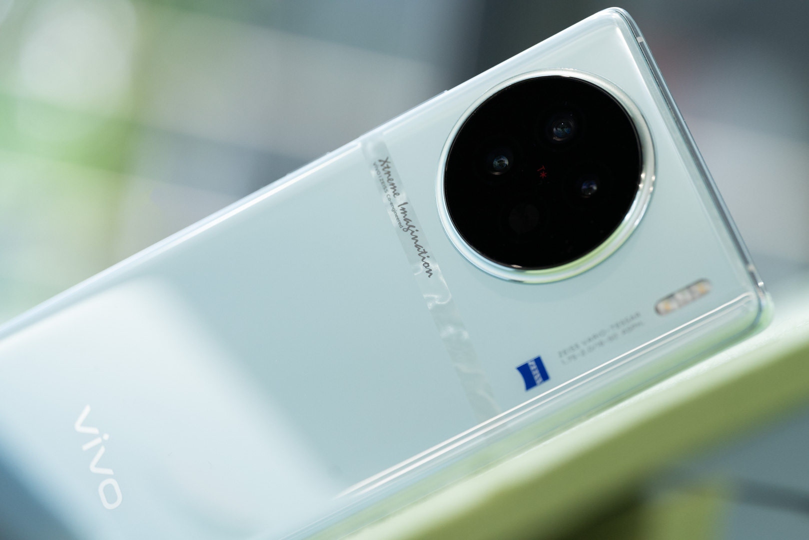 欣赏vivo X90s「青漾」：色彩带来的清凉感