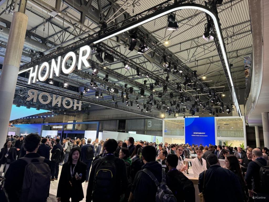 荣耀 MWC 2024 展区体验：开启 AI 终端时代