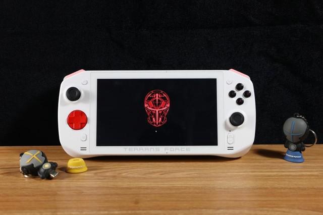 我拿它来移动办公,偶尔打打游戏,丰富我的碎片时间