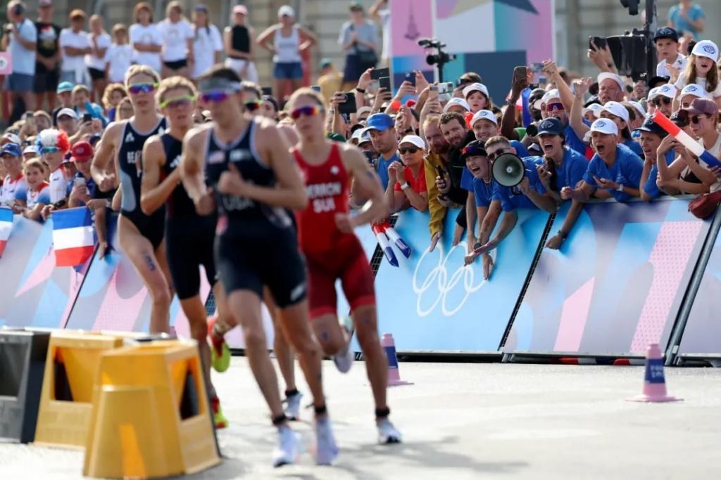  高速对焦新突破：佳能 EOS R1 奥运赛场新体验 