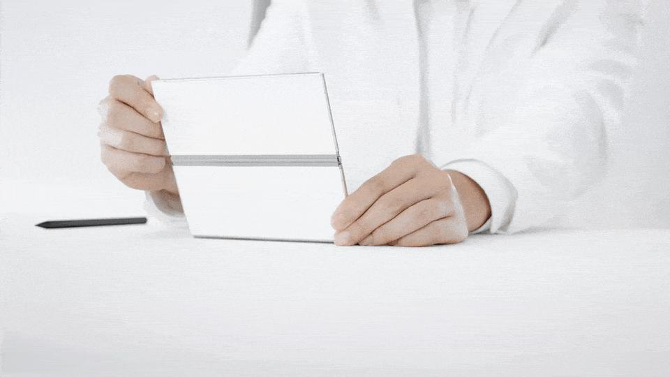  遥遥领先！世界首款三折叠屏手机正式公布！