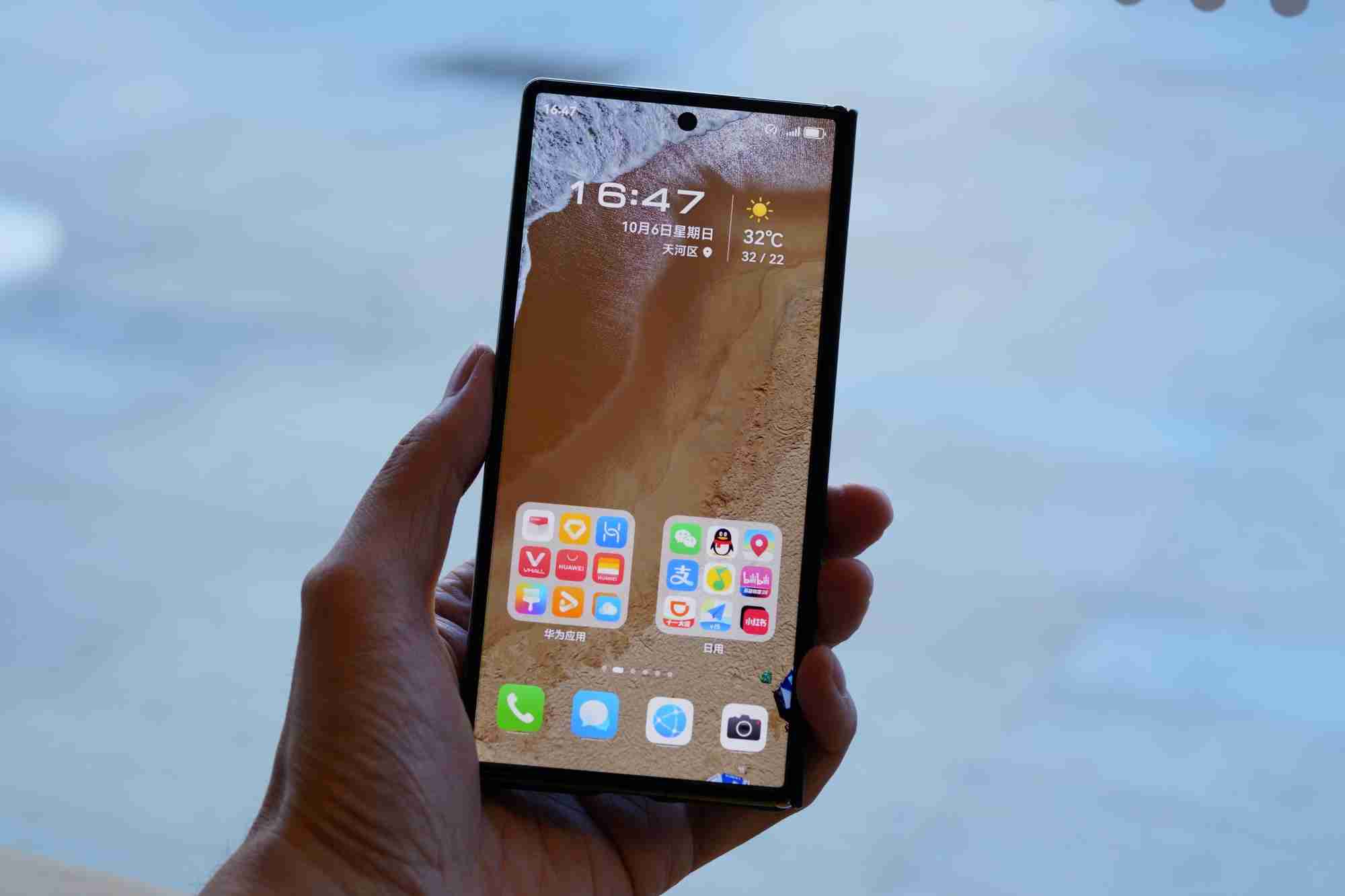 主力使用360多个小时后，我认为华为三折手机不是“科技花瓶”