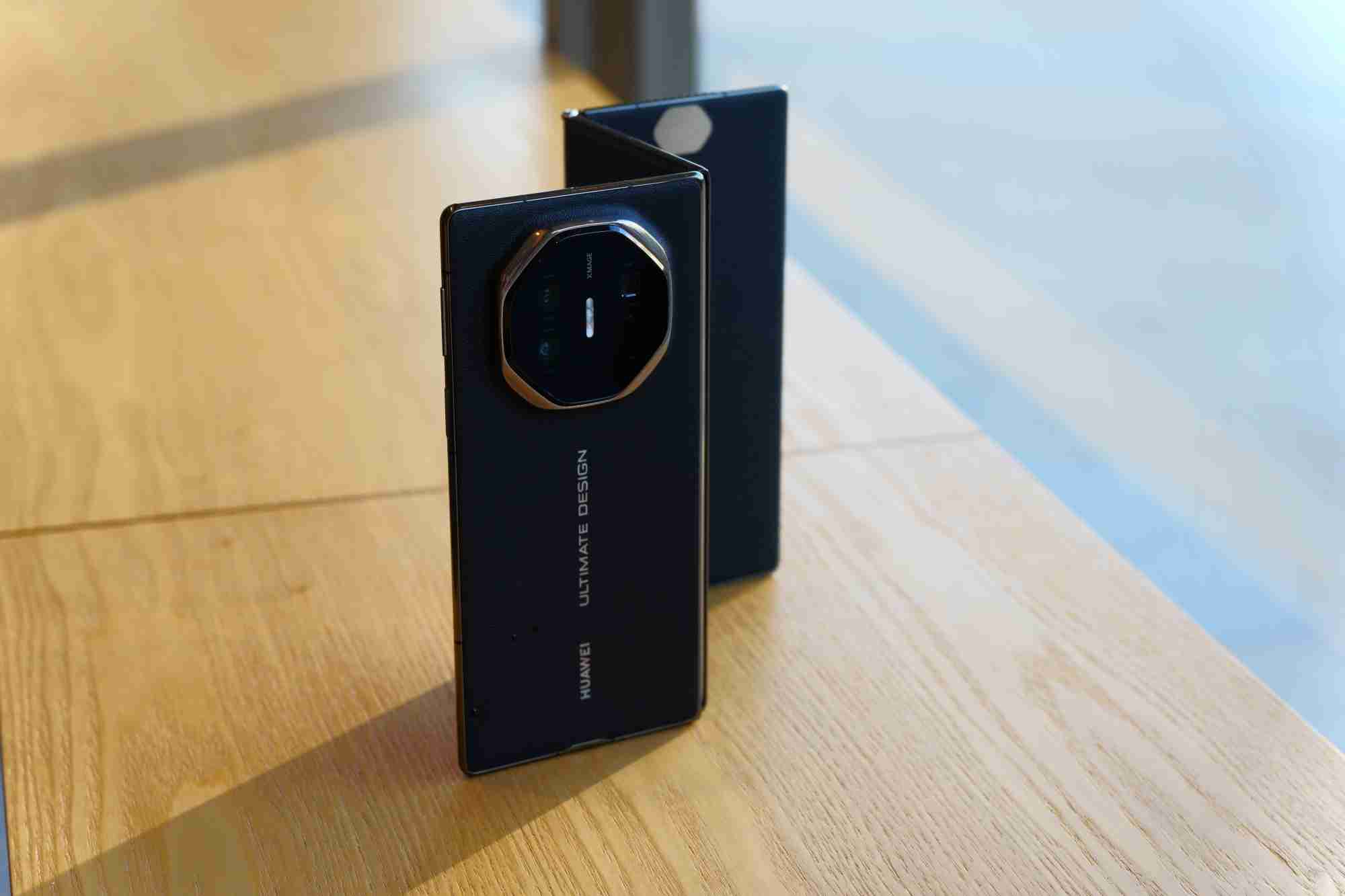 主力使用360多个小时后，我认为华为三折手机不是“科技花瓶”