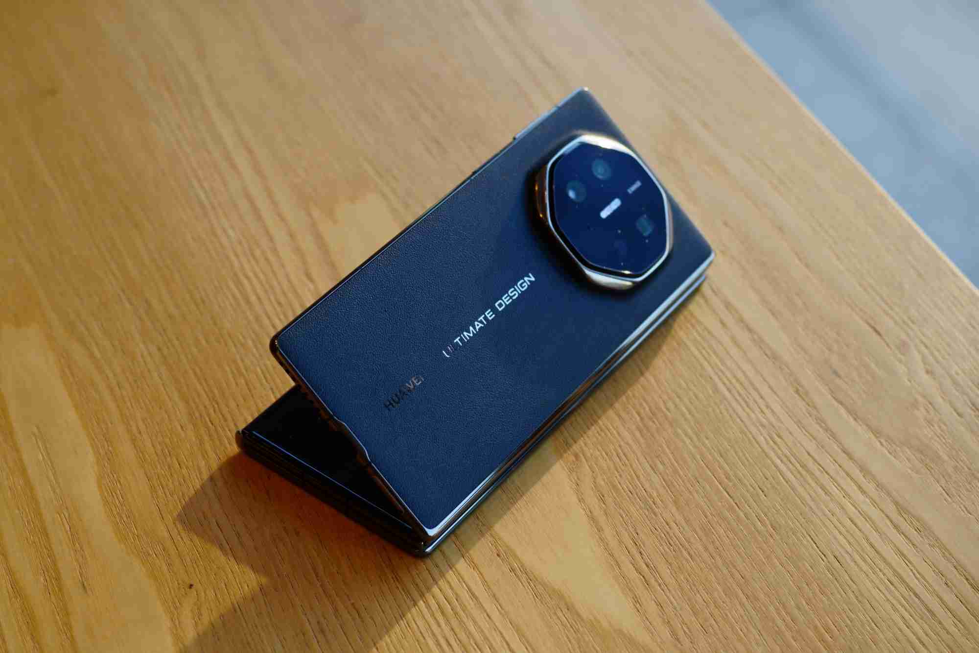 主力使用360多个小时后，我认为华为三折手机不是“科技花瓶”