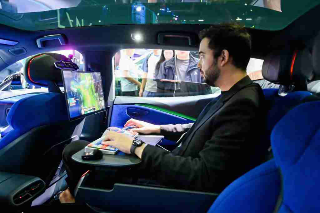  星纪魅族亮相广州车展无界智行生态阵容强大 