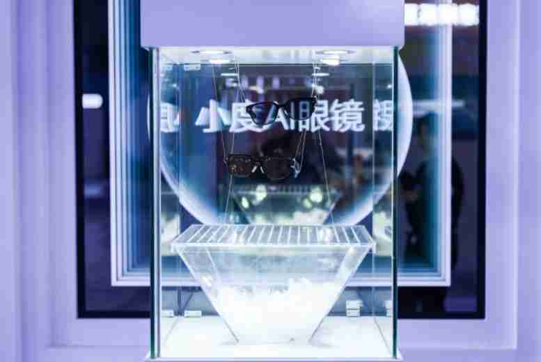 大厂扎堆入局，AI眼镜迎来“iPhone时刻”？