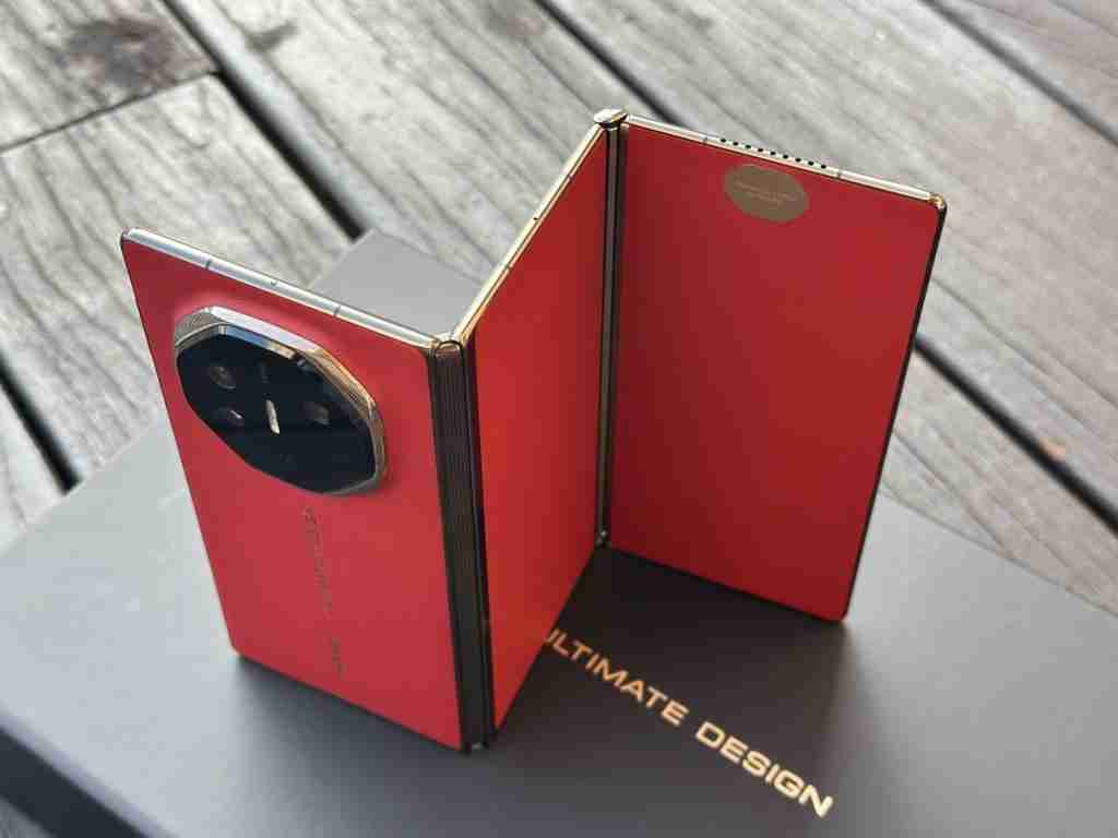 过年回村要排面，“混得好”这两台手机高低买一台