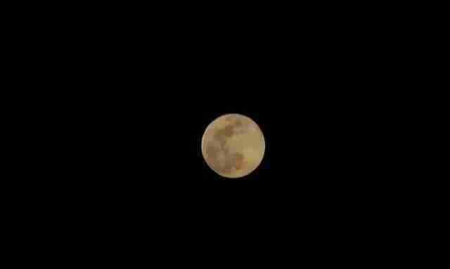 OPPO手机拍摄月亮技巧，让你拍出震撼的夜景照片