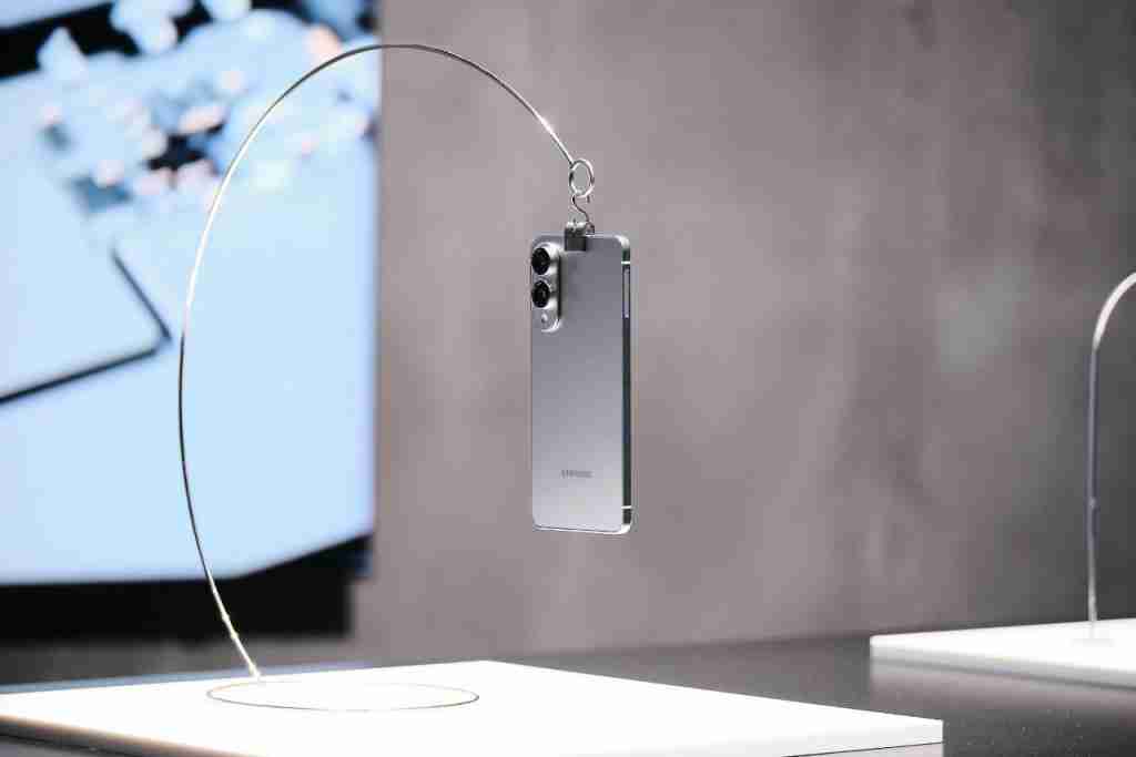 比薄更薄？曝三星 S25Edge 机身厚度仅 5.84mm