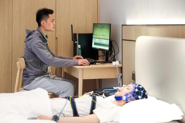 深耕睡眠科技 OPPO 发布《2025 年睡眠白皮书》