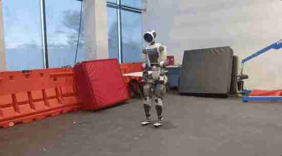  姚班天才范浩强创业公司曝光！旷视三剑客携 2 亿天使轮进军具身智能赛道 