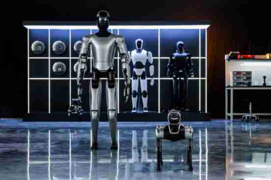  魔法原子发布端到端具身智能大模型，今年将量产 400 台人形机器人 