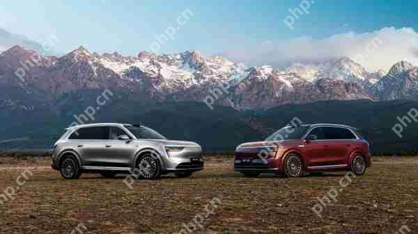 余承东发布会对比问界M8和特斯拉智驾：FSD疯狂接管