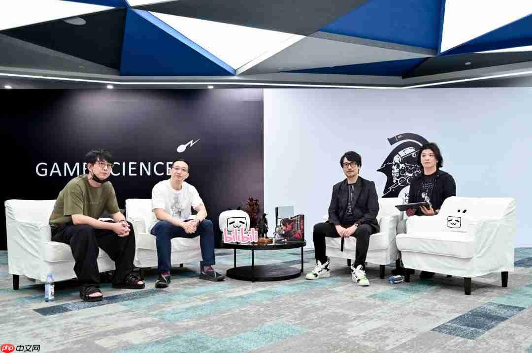 小岛秀夫和《黑神话》主创冯骥、杨奇见面 合影留念