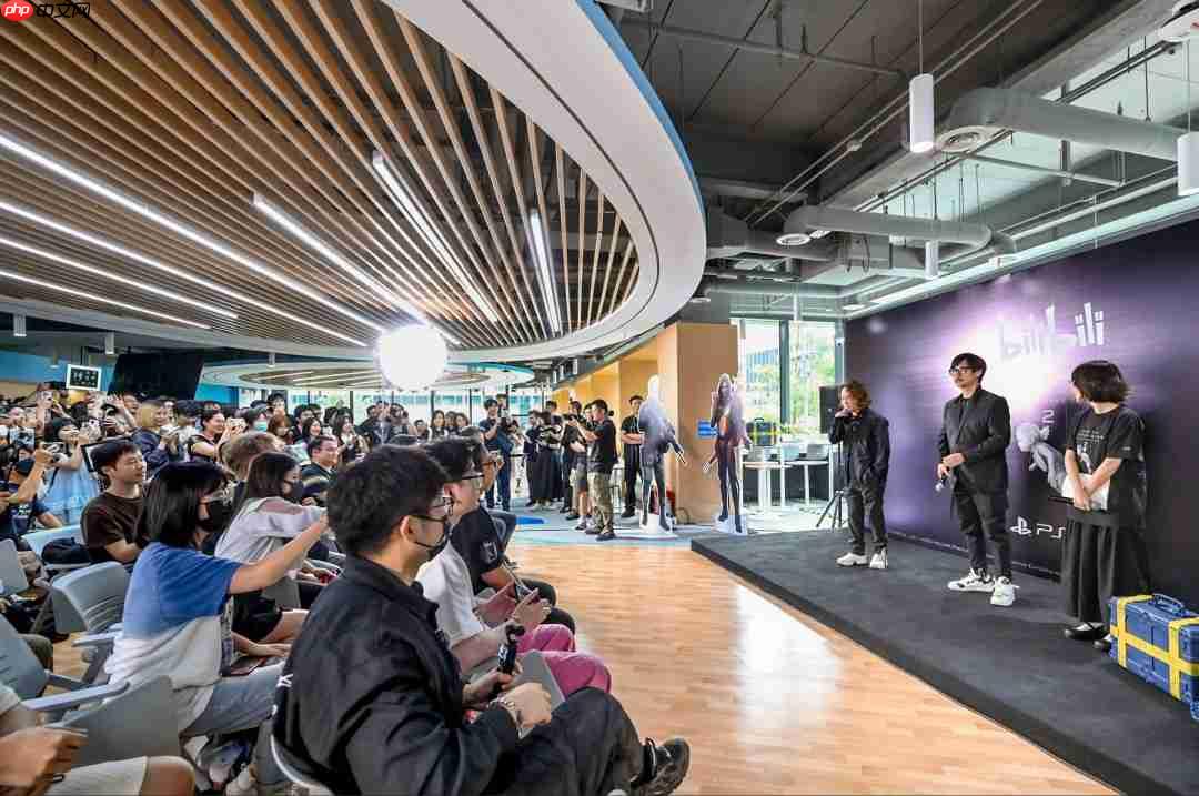 小岛秀夫和《黑神话》主创冯骥、杨奇见面 合影留念